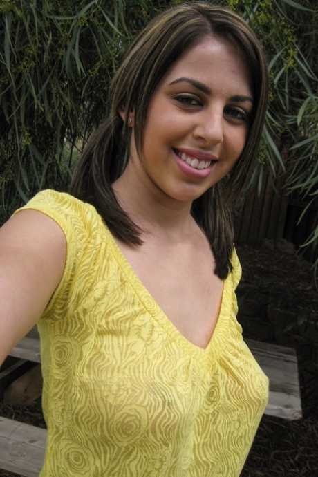 Karups Hometown Amateurs featuring Mandy 5 Hot Images