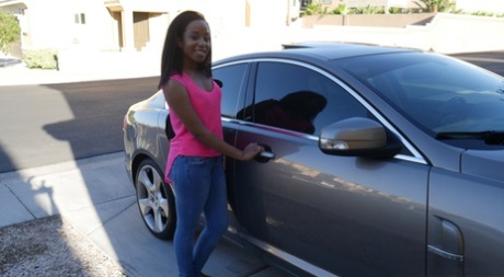 Big assed ebony teen Deana Dulce blows & humps a driver's dick in the car